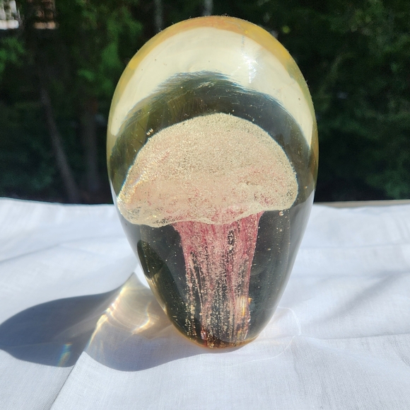 Jellyfish Glass Paperweight Decoration - Picture 4 of 16